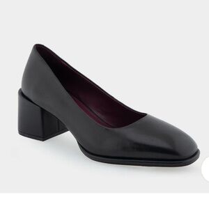 New in box 📦 black leather 🖤 Comfort Heels 👠 Aerosoles Alae